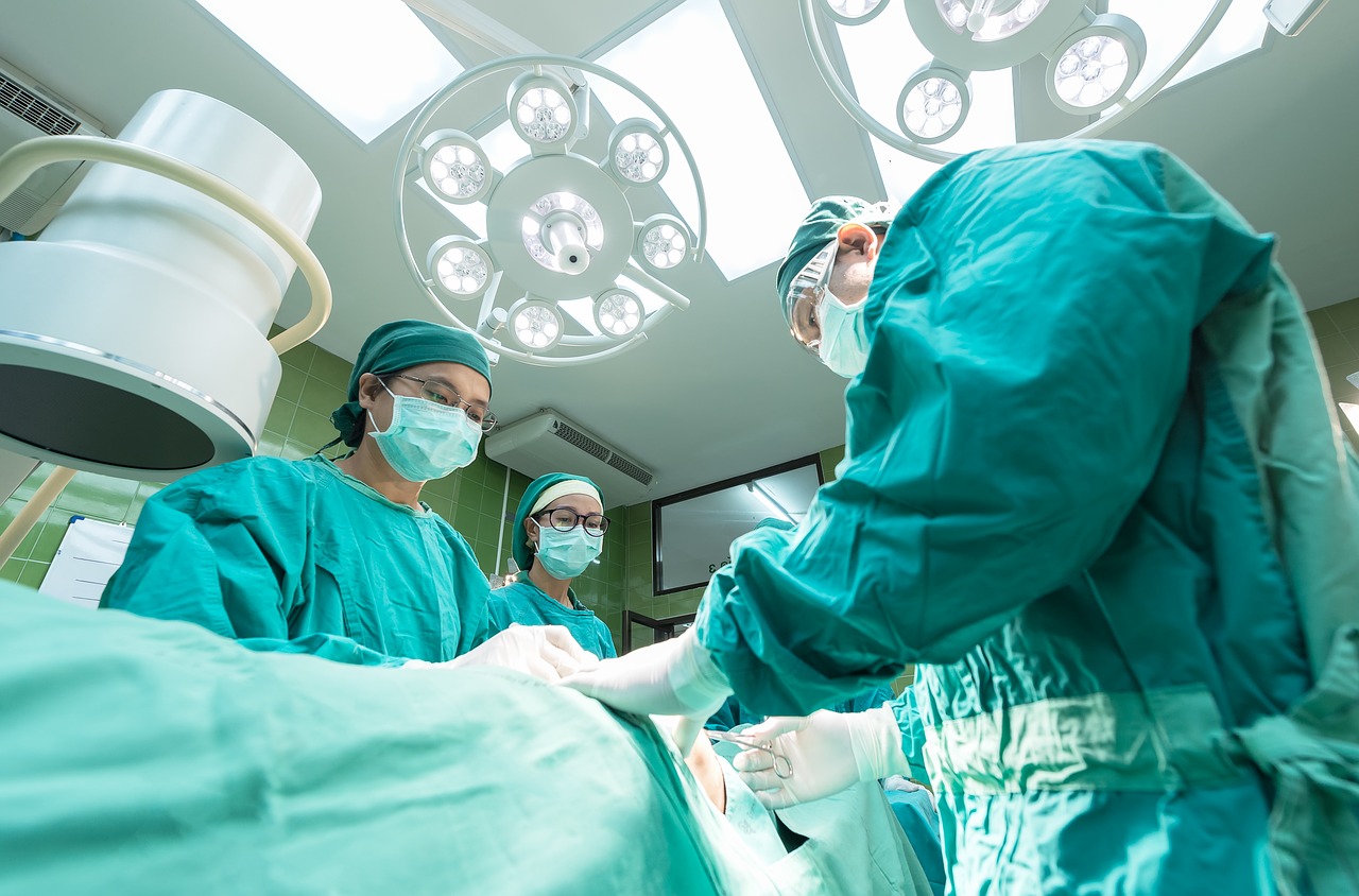 doctors in operation room